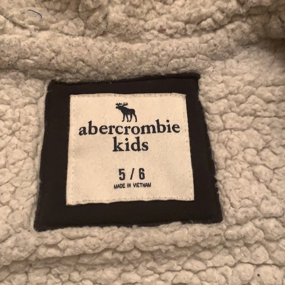 Abercrombie kids fur hoodie - Picture 5 of 5